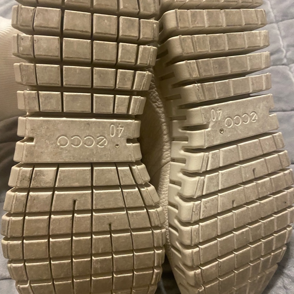 Ecco Size 40 9 9 1/2 Gore-Tex Beige and Gray Sneakers - Picture 7 of 13